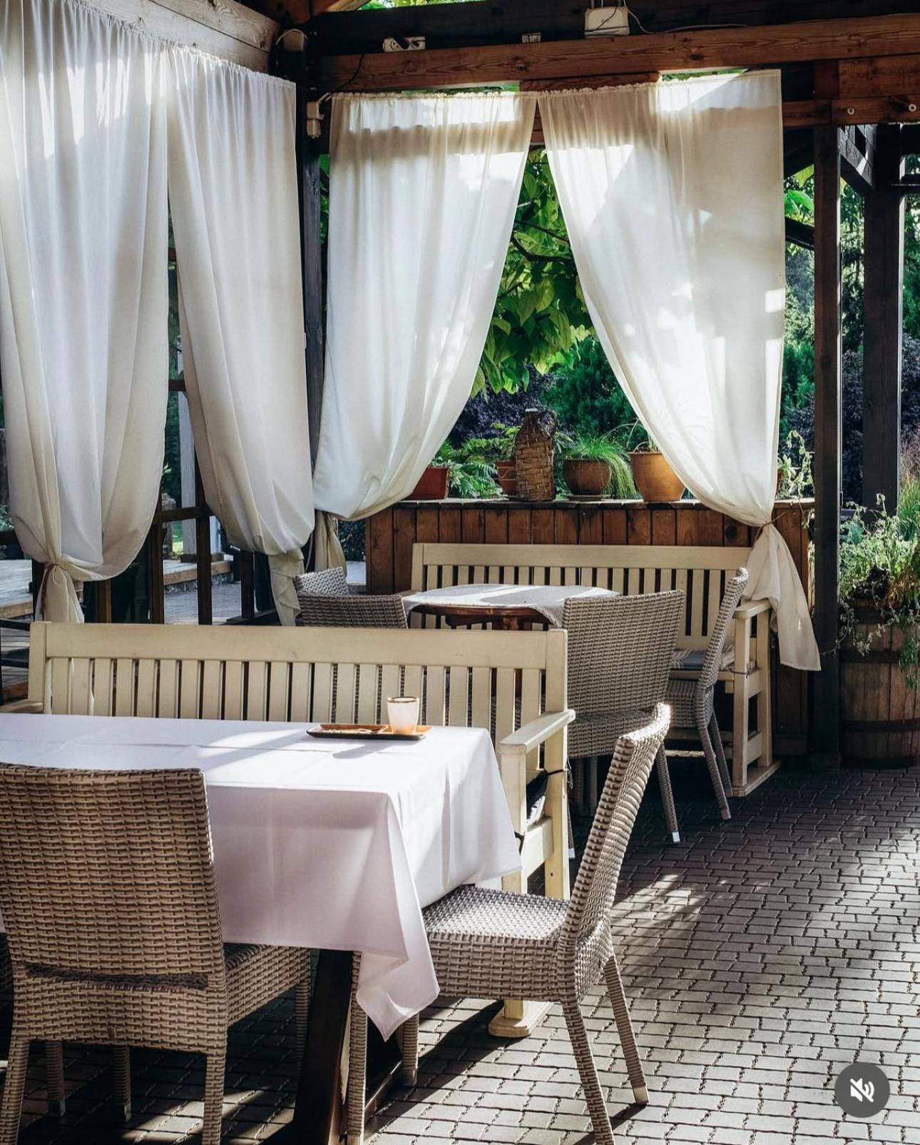 Hotel Bannyi Dvir Uzyn المظهر الخارجي الصورة