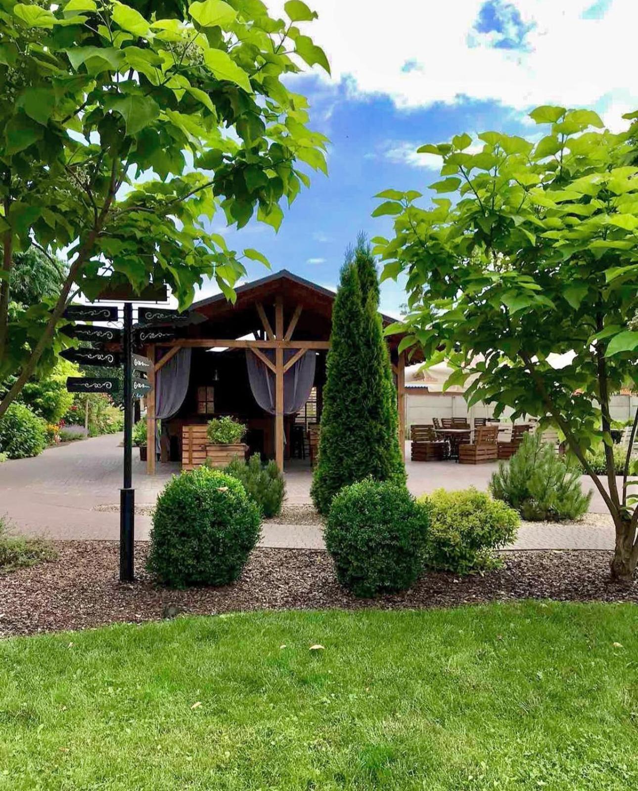 Hotel Bannyi Dvir Uzyn المظهر الخارجي الصورة